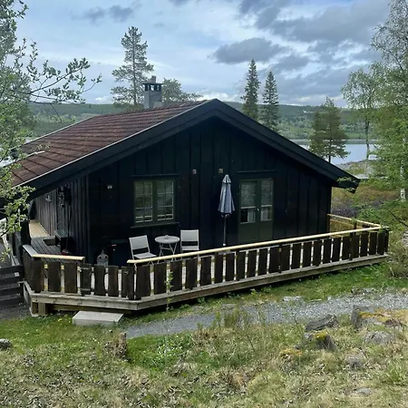 Quiet Waterside Near Sjusjoen *